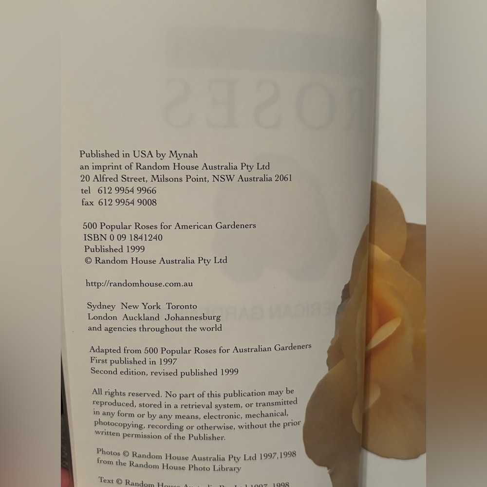 500 Popular Roses Book - Picture 4 of 9
